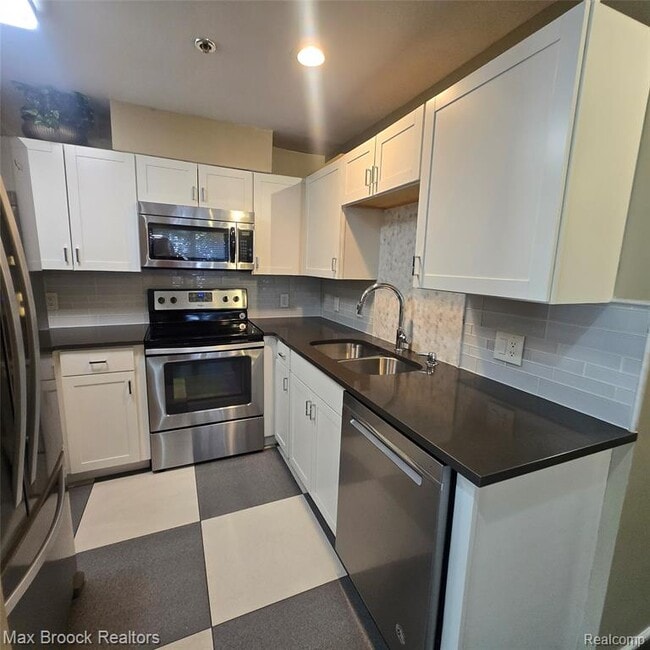 Building Photo - 1643 Campau Farms Cir