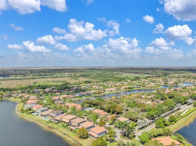 Building Photo - 19381 Stonebrook St