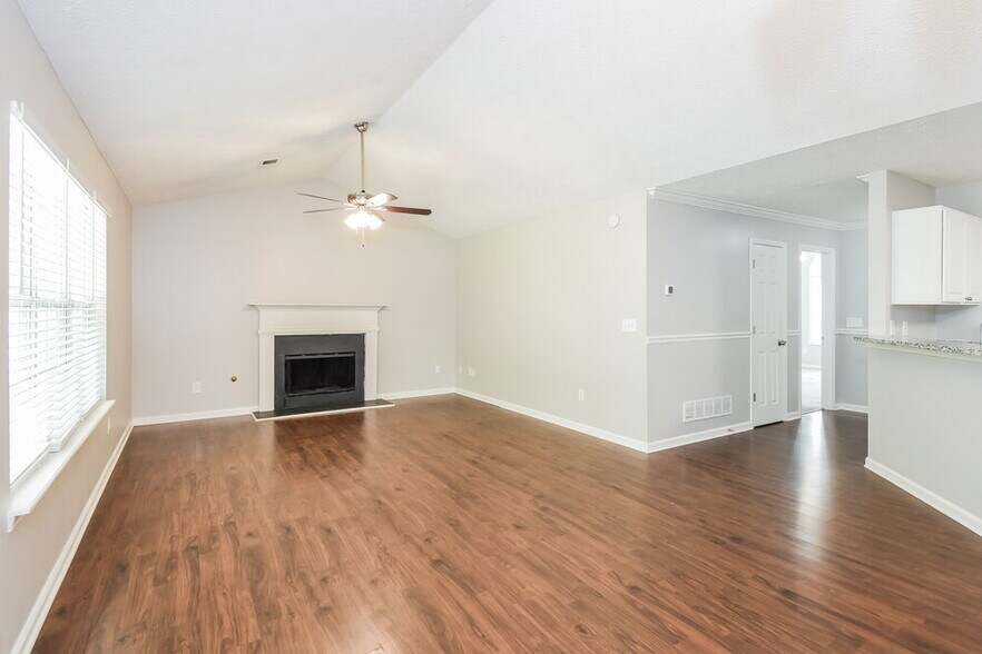 Building Photo - 4801 Lake Park Terrace