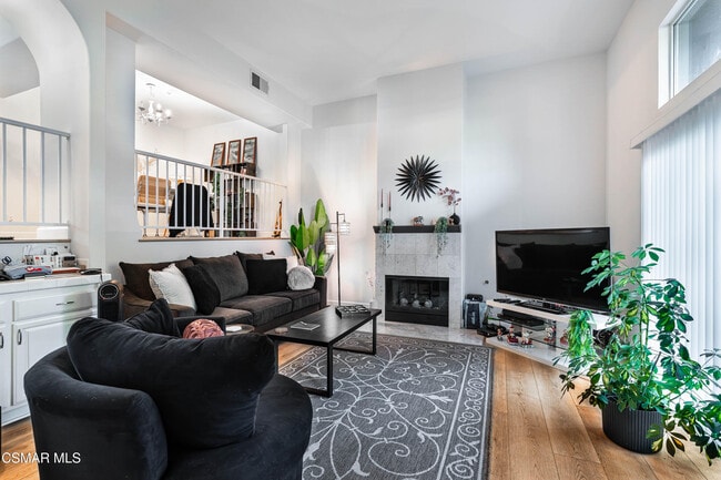 Building Photo - 279 N Skyline Dr