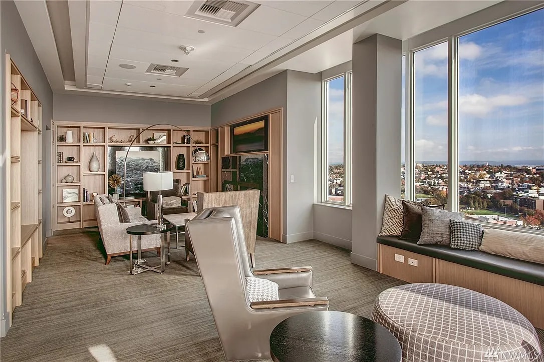 Building Photo - 1321 Seneca St