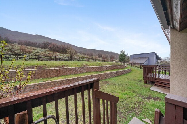Building Photo - 9154 Daybreaker Dr