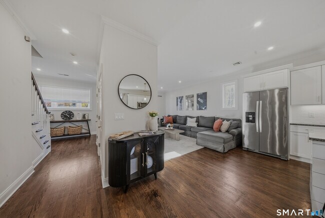 Building Photo - 145 Brentwood Ave