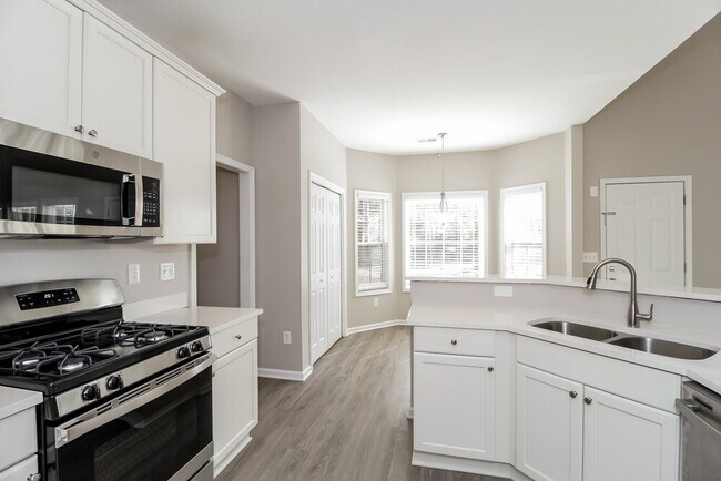 Building Photo - 5639 Waldens Farm Dr