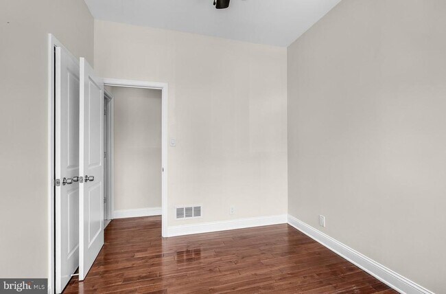 Building Photo - 2050 Frankford Ave