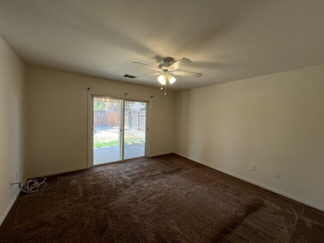 Building Photo - 5605 Scatena Isle Dr