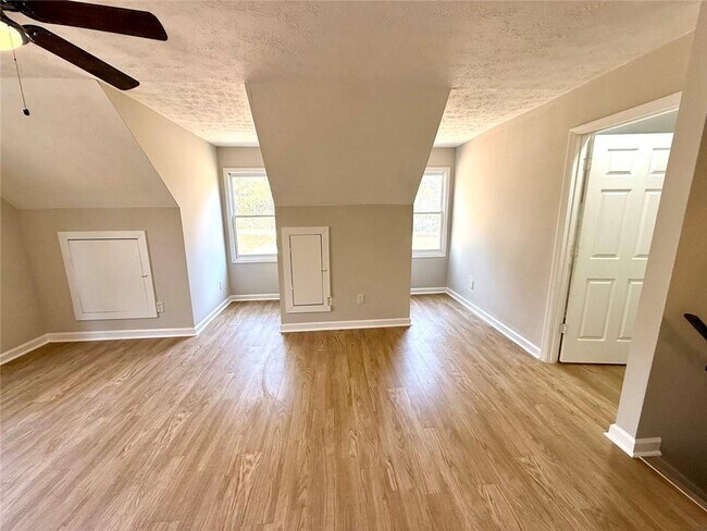 Building Photo - 54 Hebron Church Rd