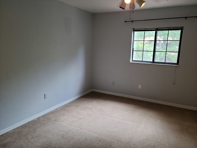Building Photo - Spacious 3/2 condo in Rockwood Villas