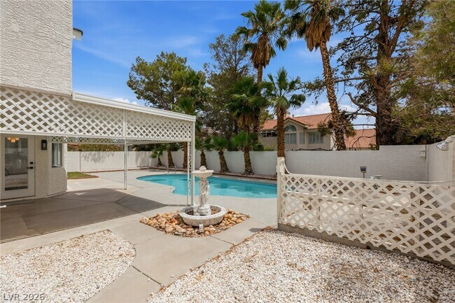 Building Photo - 9725 Cascade Falls Ave