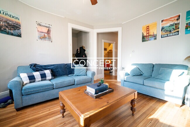 Building Photo - 98 Calumet St