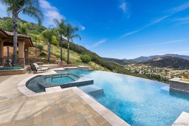 Building Photo - 208 Alicia Way