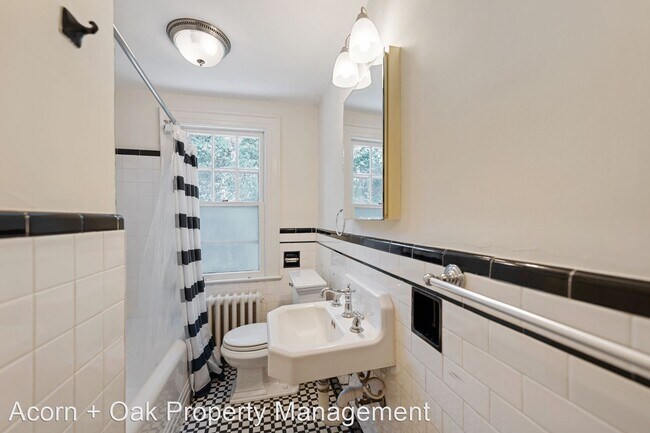 Building Photo - 3 br, 2.5 bath House - 1917 W Club Blvd