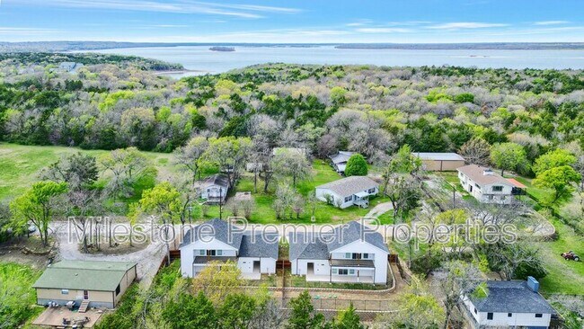 Building Photo - 440 Bentwood Dr