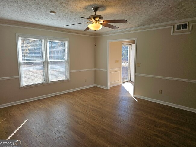 Building Photo - 102 Sauterne Way