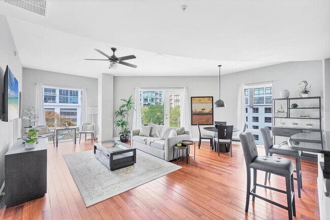 Building Photo - 525 E Jackson St