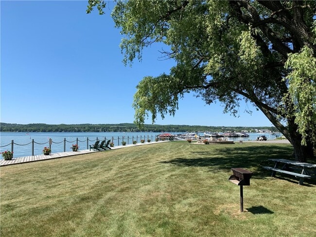 Building Photo - 245 Roseland Ln