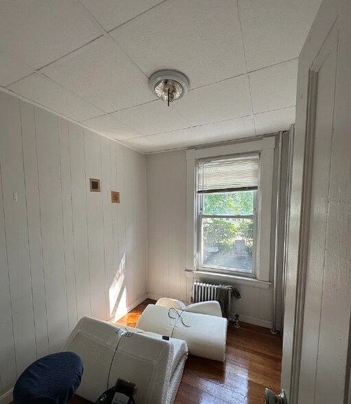 Building Photo - 384 Washington St