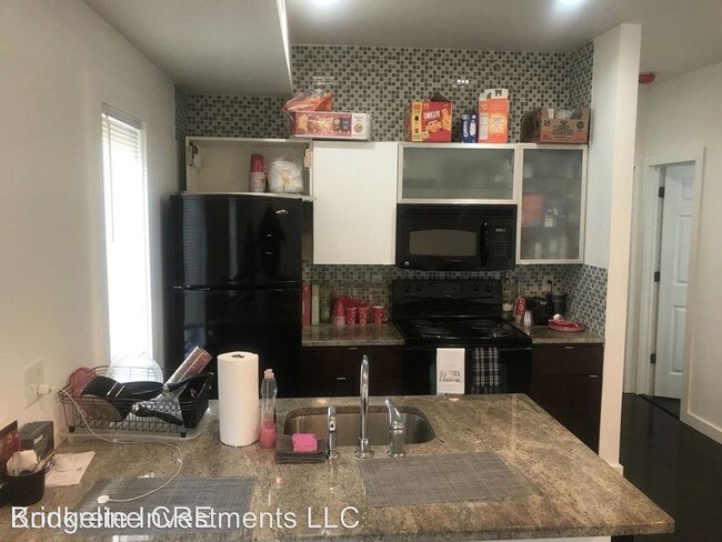 Building Photo - 1611 W Montgomery Ave