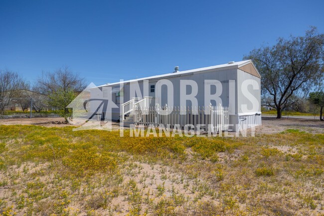 Building Photo - Lovely Manufactured Home North of Casa Grande