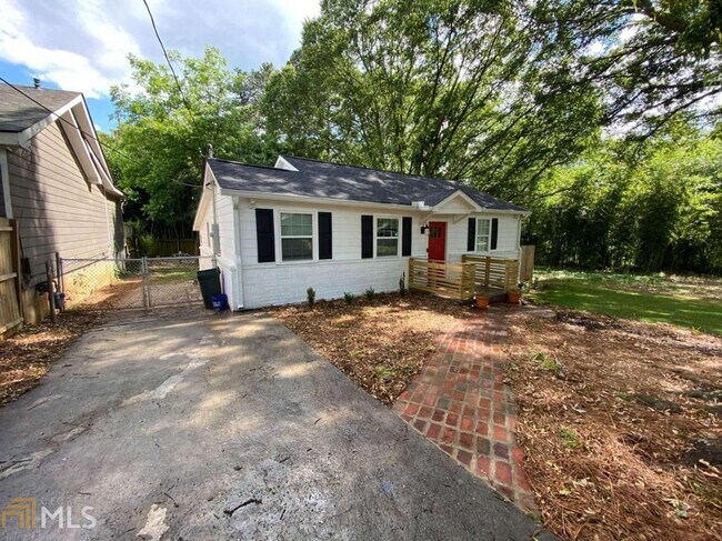 Building Photo - 1127 Dobbs Dr SE
