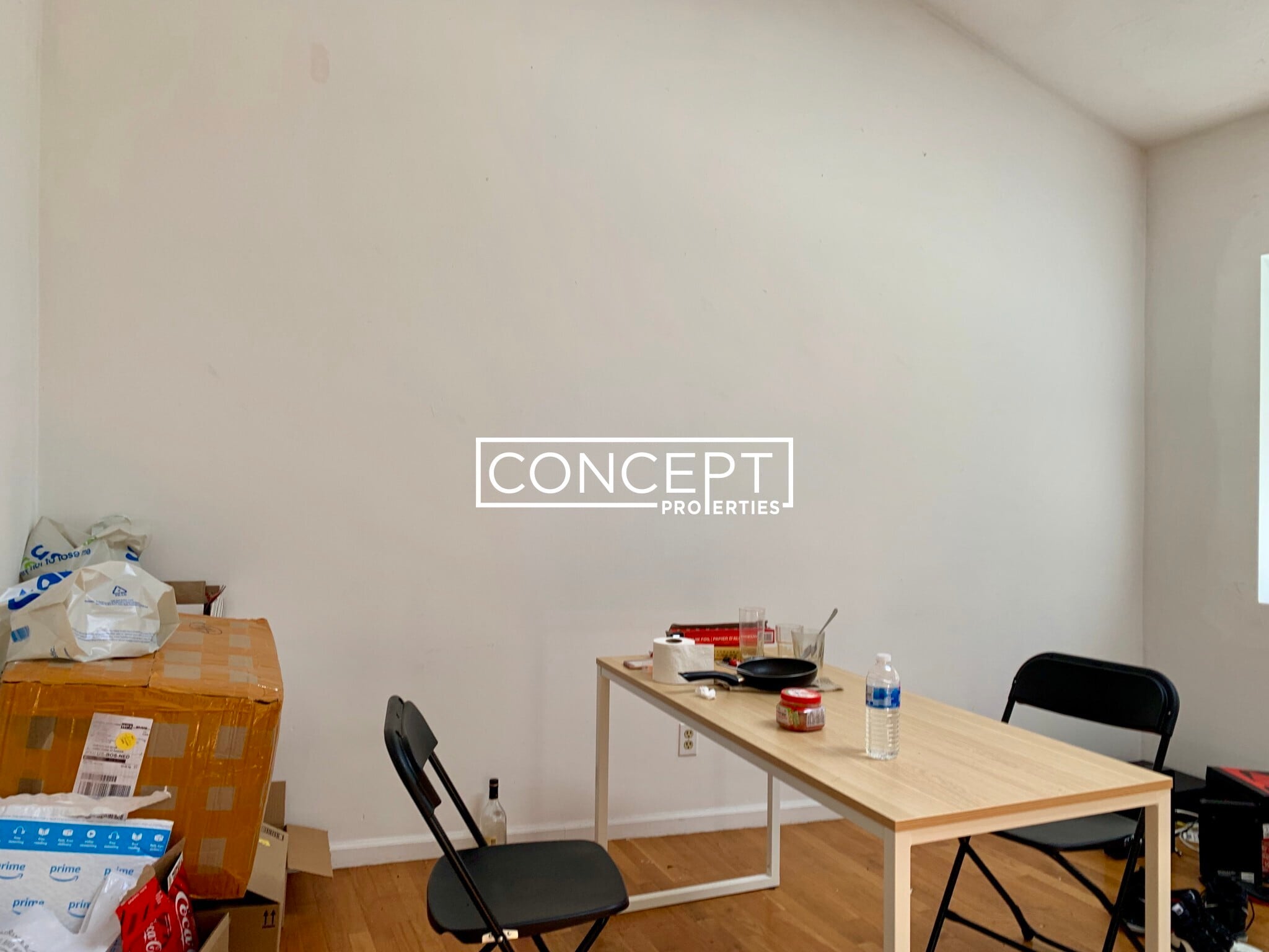 Building Photo - 10 Shepard St