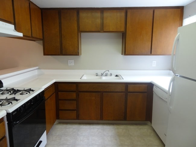 Building Photo - Westwood Apartment