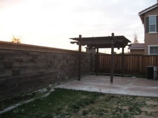 Building Photo - Mountain House Home Spacious 4 Bedroom, 3 ...
