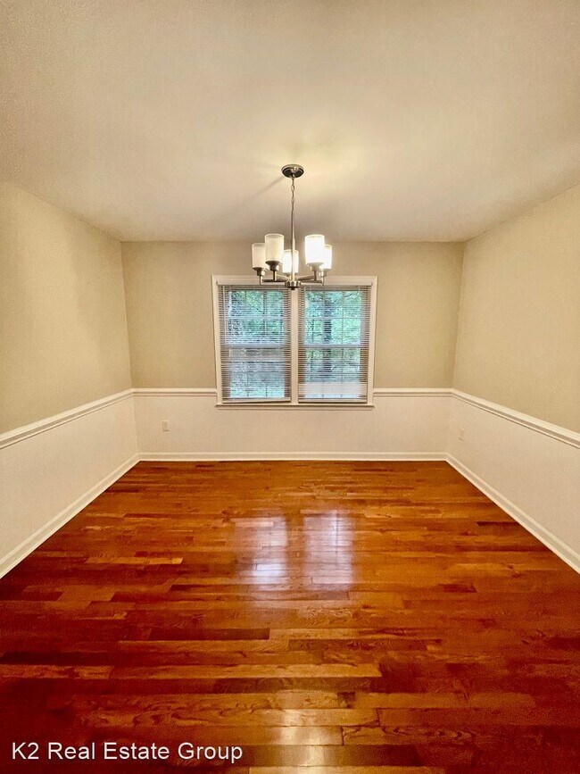 Building Photo - 4 br, 2.5 bath House - 2736 Lawton Bluff Road