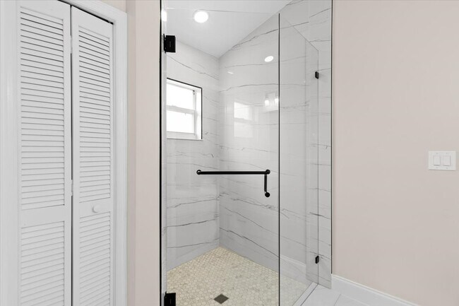 Building Photo - Sabal Springs Blvd