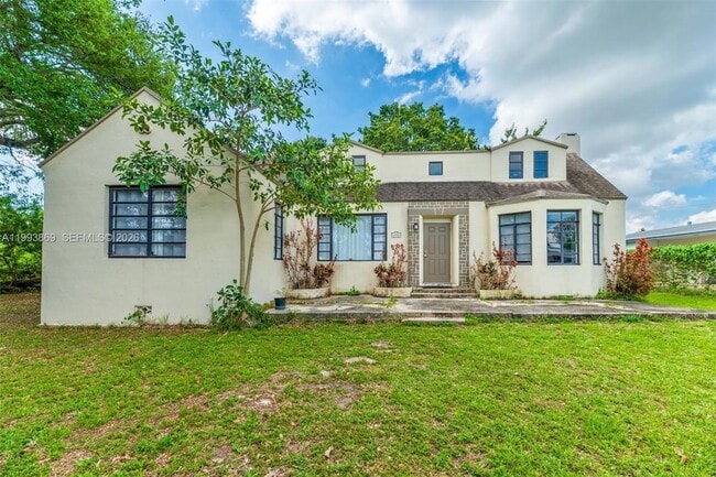 Building Photo - 1238 NE 112th St