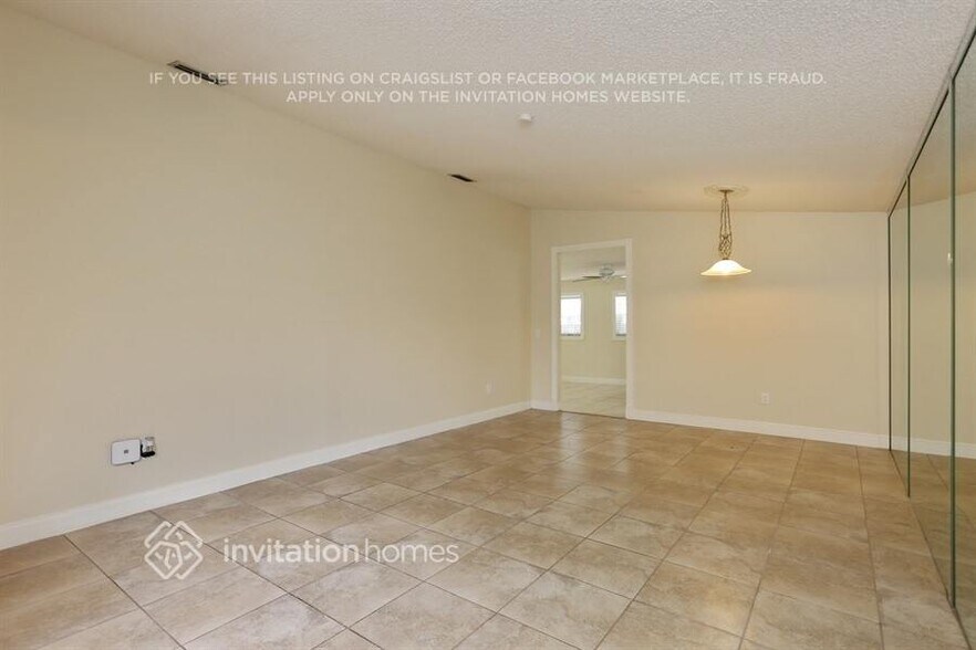 Building Photo - 11255 SW 143rd Ct