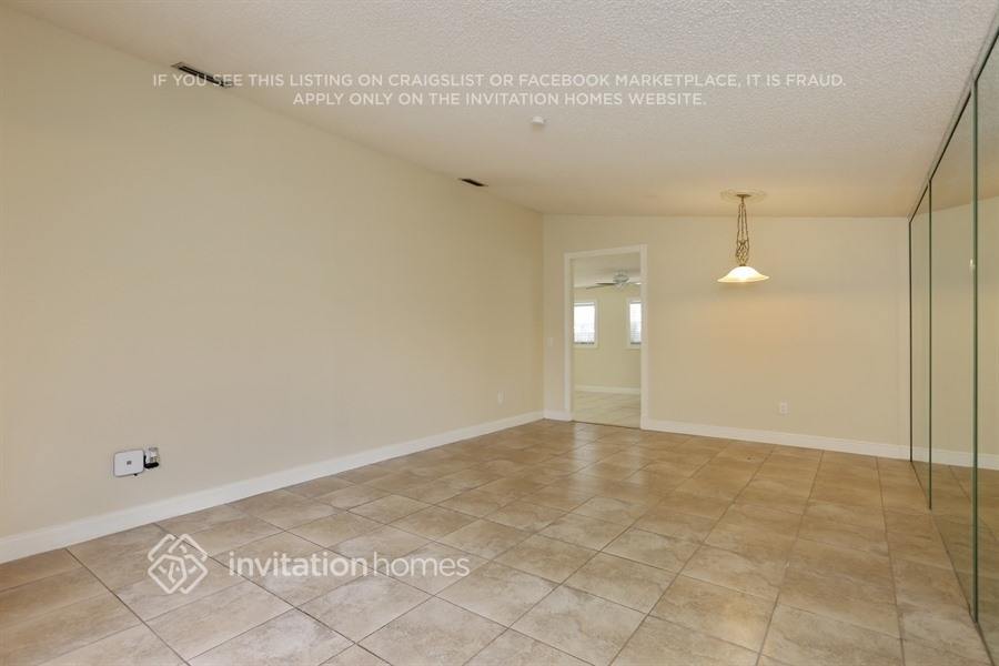 Building Photo - 11255 SW 143rd Ct