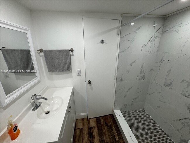 Building Photo - 4350 NW 79th Ave