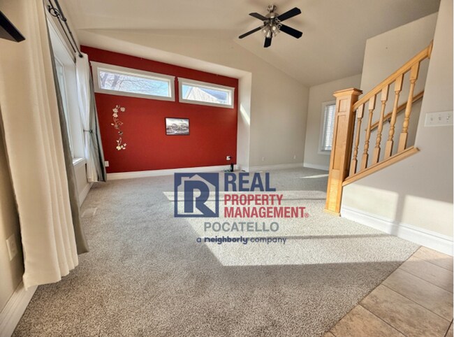 Building Photo - 3 bed 2.5 bath 2 car garage house - pets negotiable