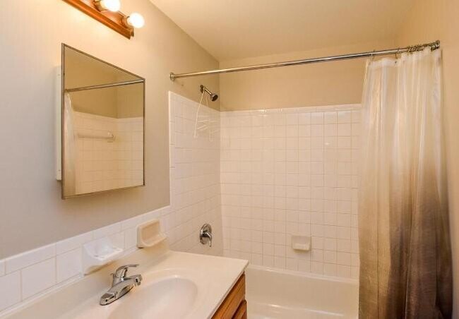 Building Photo - 2472 Alabama Ave SE, Unit B2