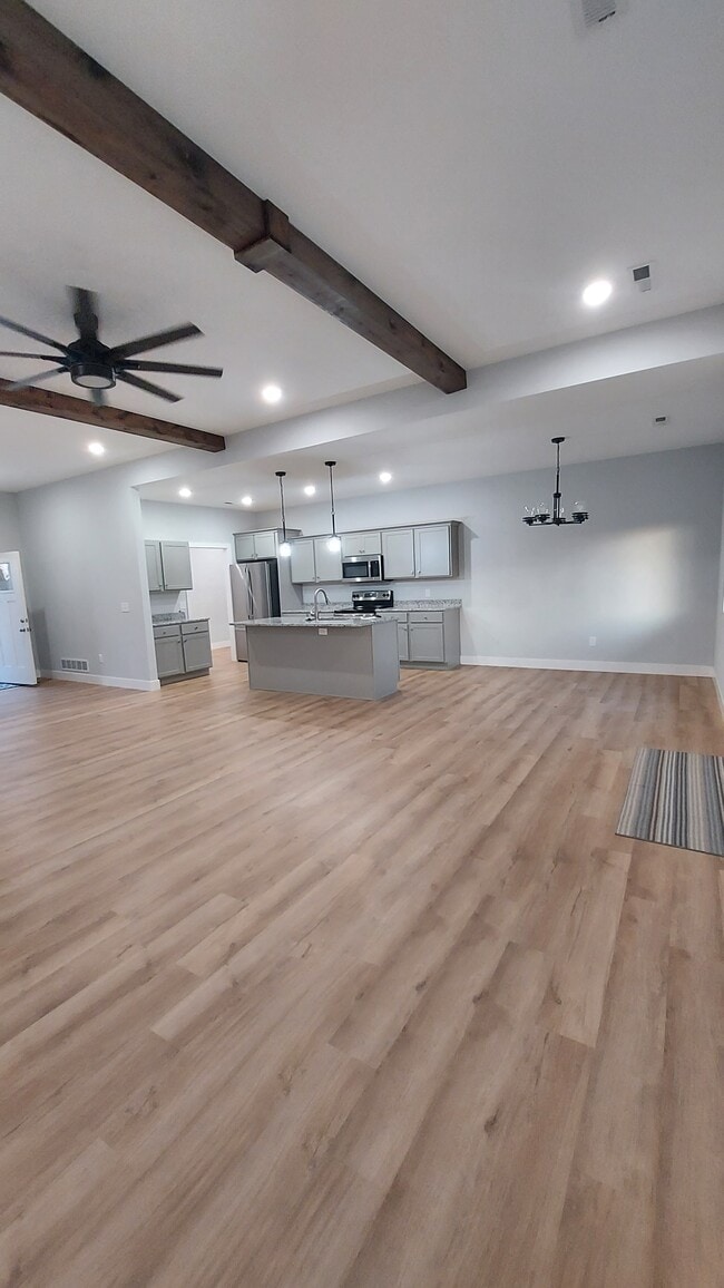 Building Photo - 1738 Sierra