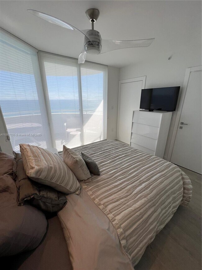 Building Photo - 6301 Collins Ave