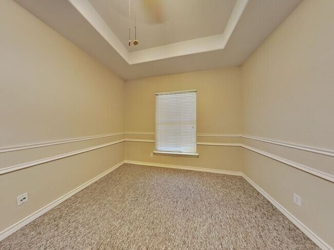 Building Photo - *No Application Fee* *$500 off First Month...