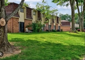 Building Photo - Mapleview Terrace Apartments