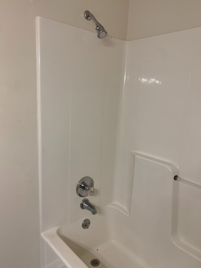 Building Photo - Adorable 3 Bedroom Home with Large Yard!...