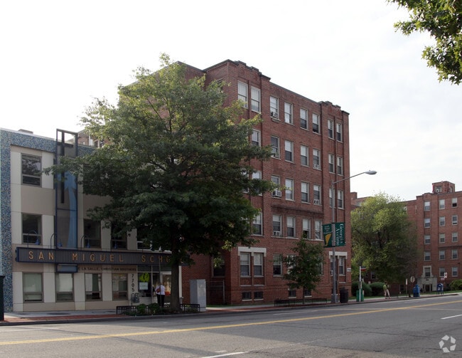 Primary Photo - Juniper Courts