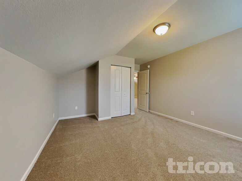 Building Photo - 302 Merchants Dr