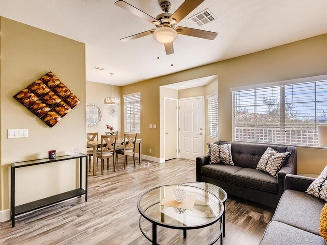 Building Photo - **SHORT TERM GATED LUXURY RENTAL** 3BDRM *2.5 BATH* 2 CAR GARAGE