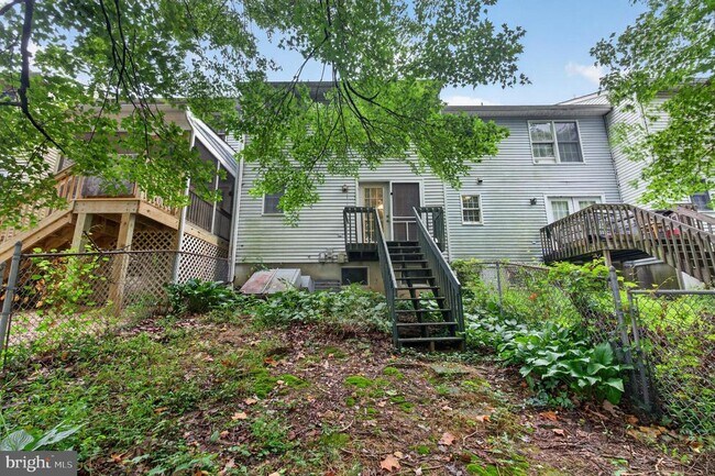 Building Photo - 8 Cypress Dr