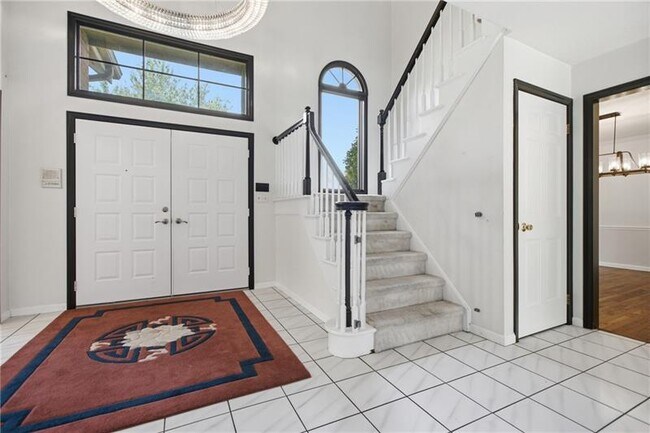 Building Photo - 2501 Birchwood Ct