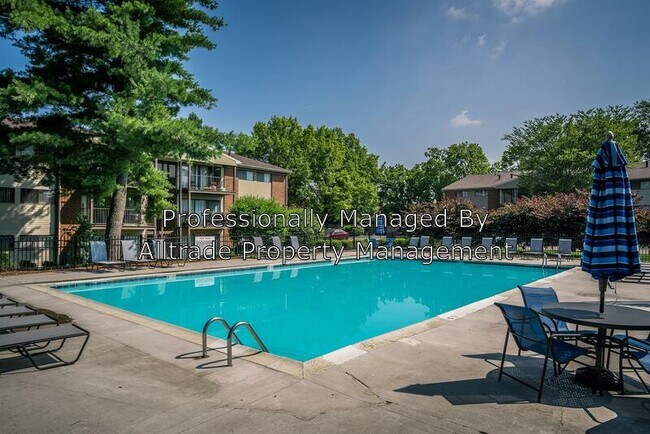Building Photo - 9401 Doral Ct