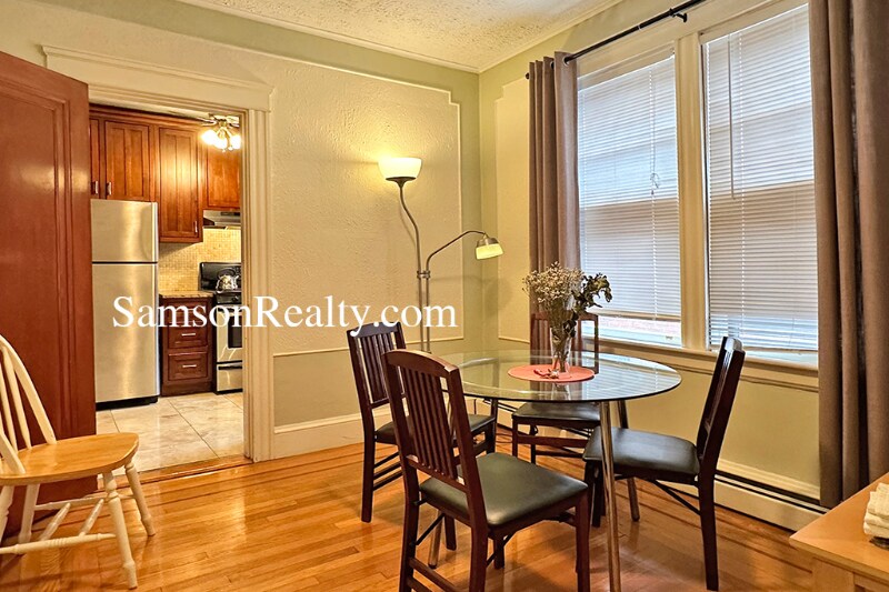 Building Photo - 96 Medway St