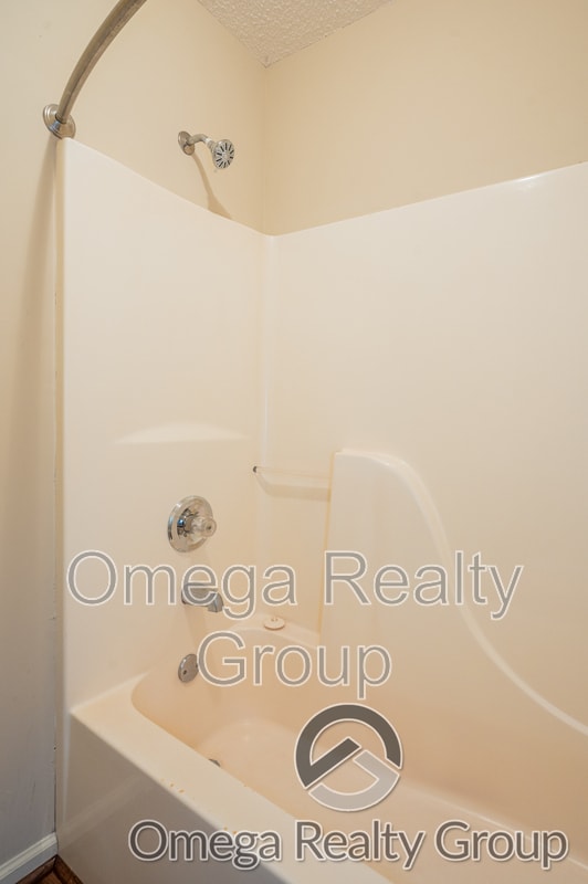 Building Photo - 1934 Live Oak Trce