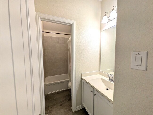 Building Photo - 9324 Bronze Meadow Dr