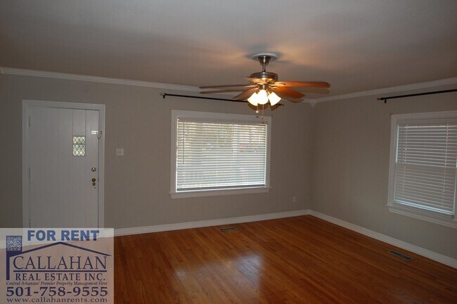 Building Photo - Park Hill 2 Bedroom Home